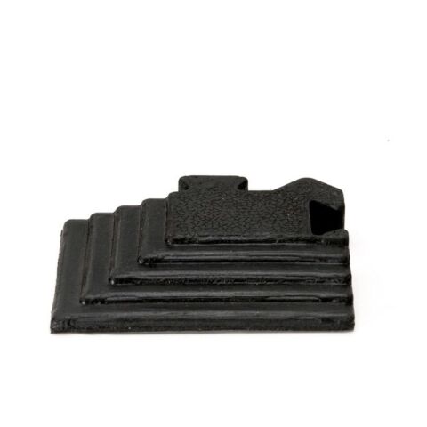 Gymfloor® Vulkanoitu Umpikumisuojalevy kulmapala 85x100x17 mm